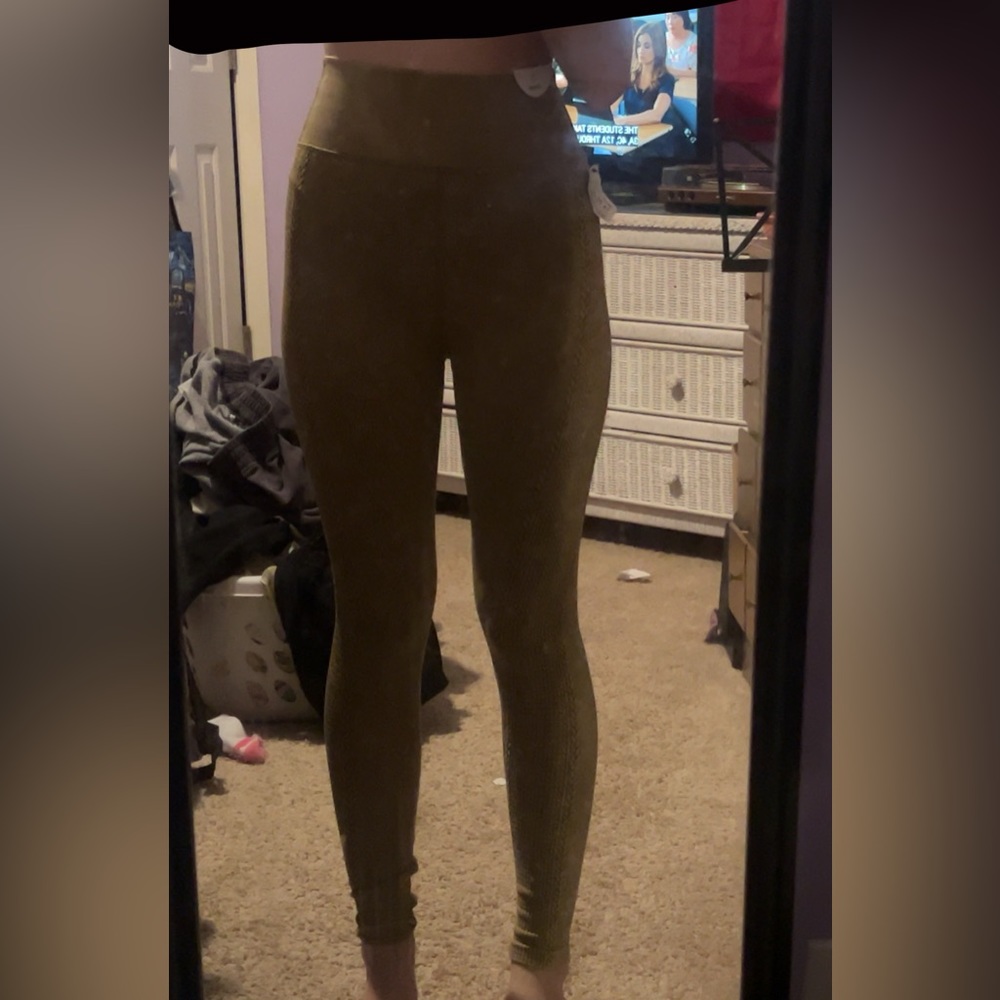 Green leggings